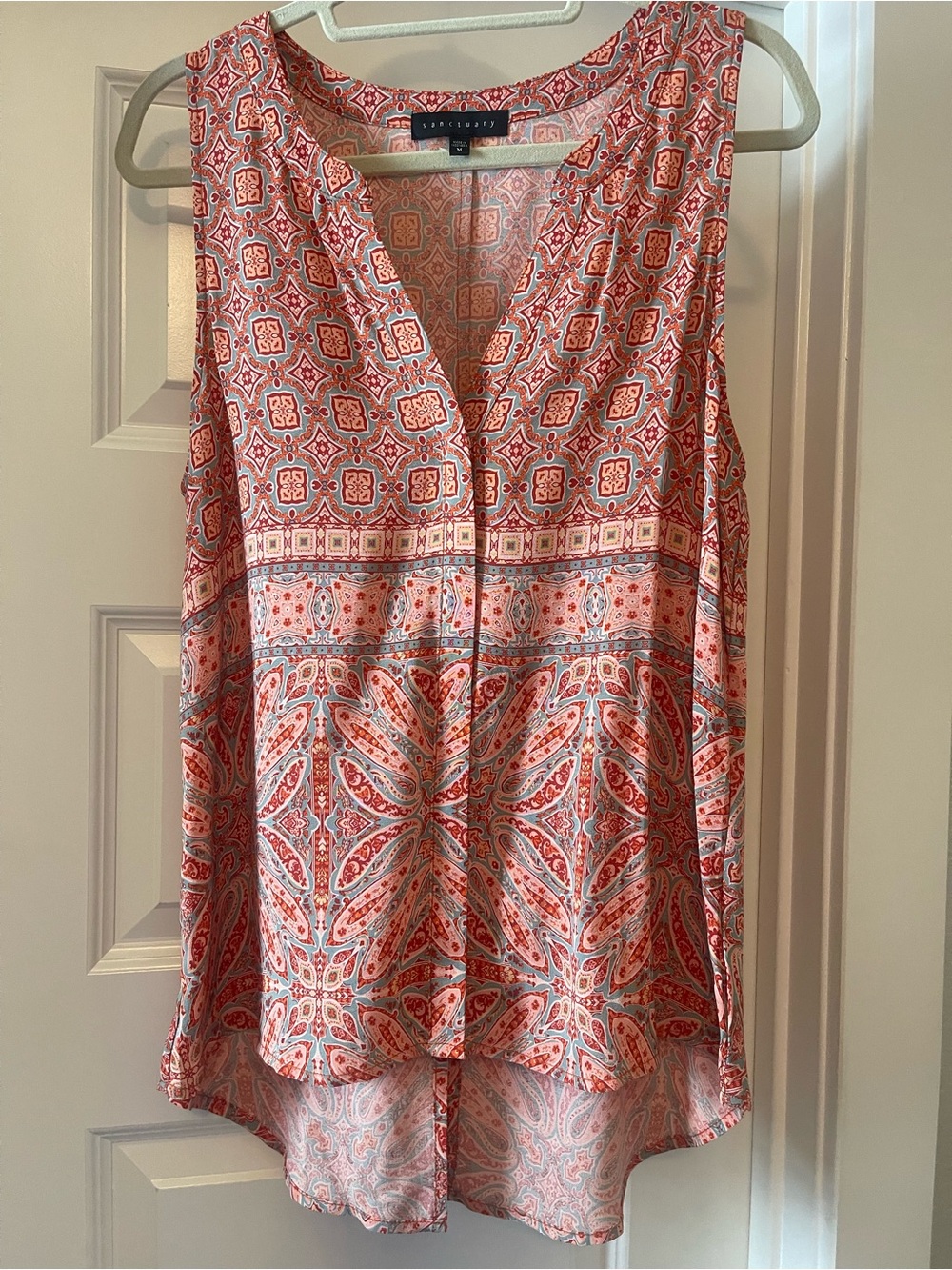 Sanctuary Sleeveless Geometric Print V-Neck Top - Coral